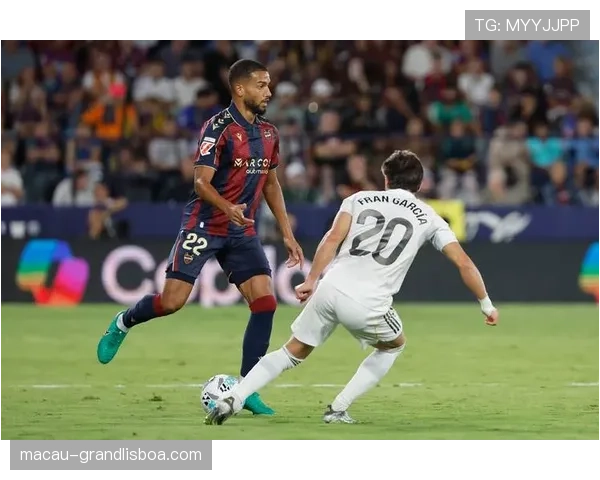 莱万特中场硬度不足，对抗处于下风难以争夺第二落点